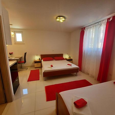 Apartments Ivan Makarska Esterno foto