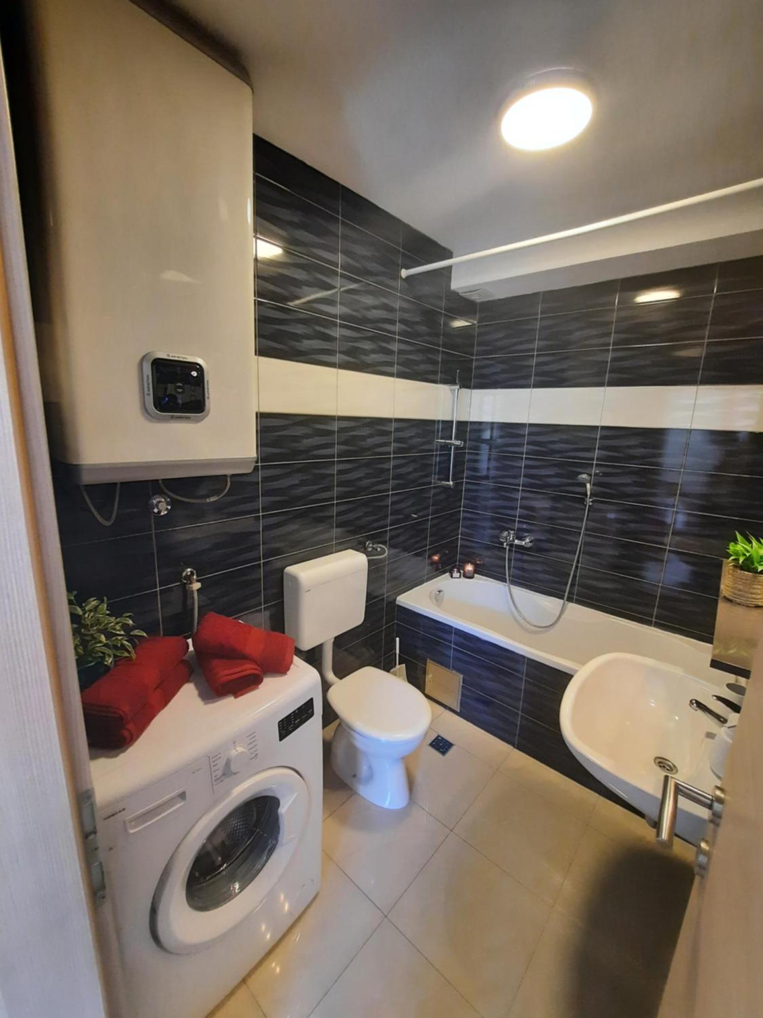 Apartments Ivan Makarska Esterno foto